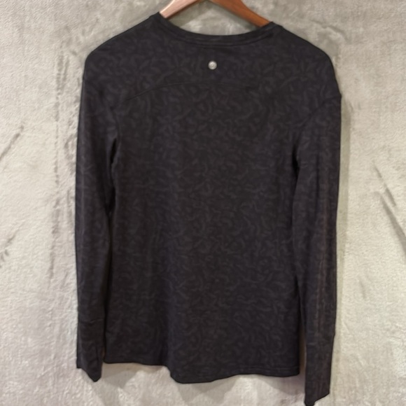 CRZ YOGA Long Sleeve Thumbholes Black Camo Sz M Gym Workout Athletic - Picture 4 of 4
